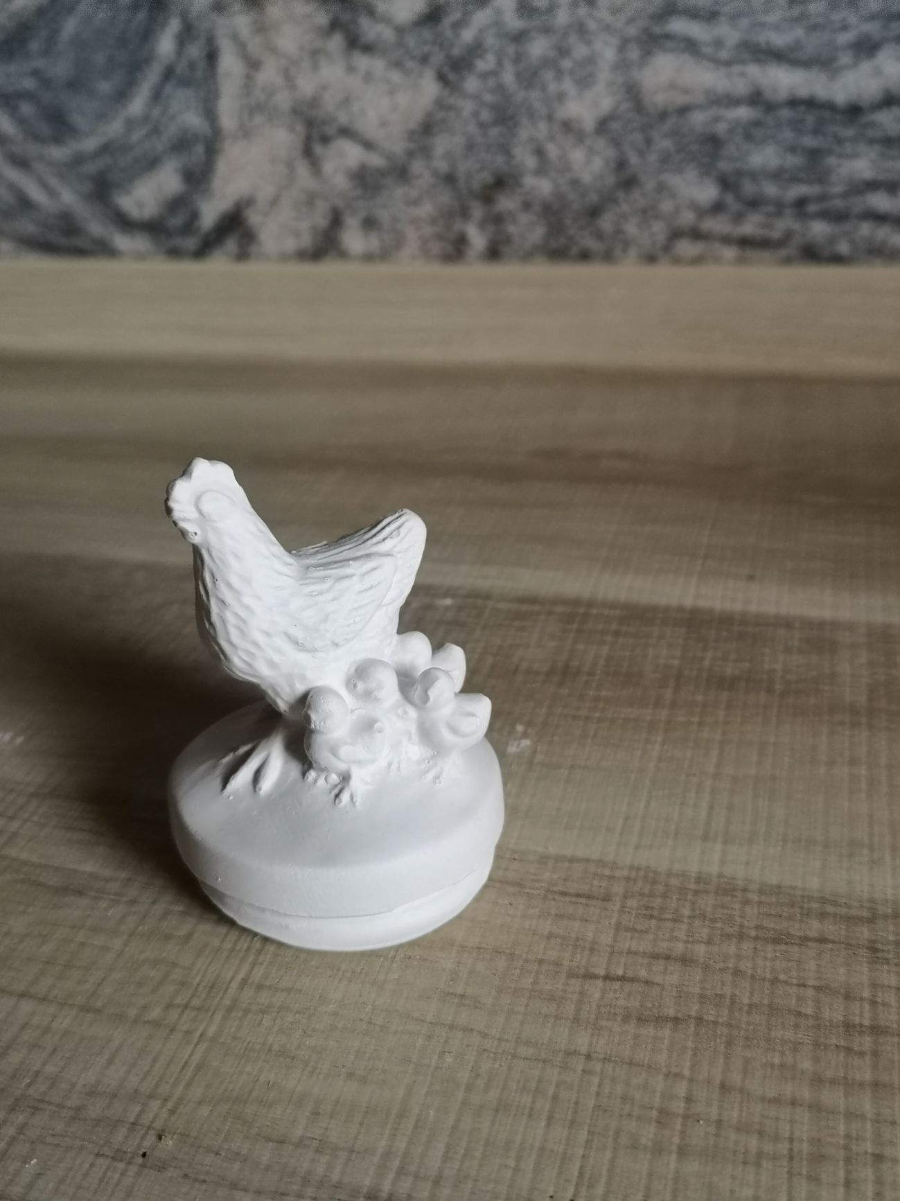 Henne mit mehreren Küken